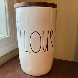 Rae Dunn FLOUR canister with lid